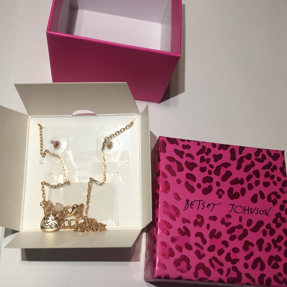 Betsey Johnson bear necklace & earrings set - Picture 3 of 4